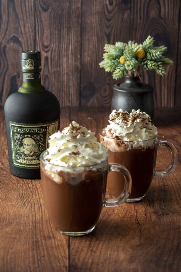 hot-cocoa-winter-rum-drink